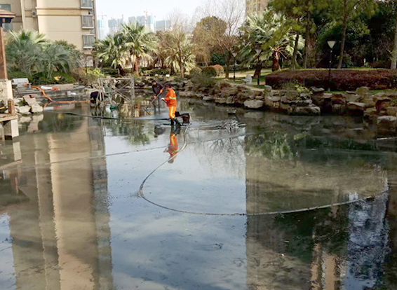 玉州景观池淤泥清理